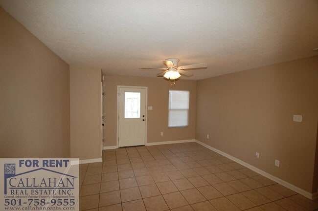 Building Photo - 3 Bedroom Duplex in Jacksonville