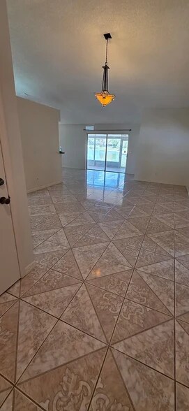 Building Photo - 2010 Chelam Way