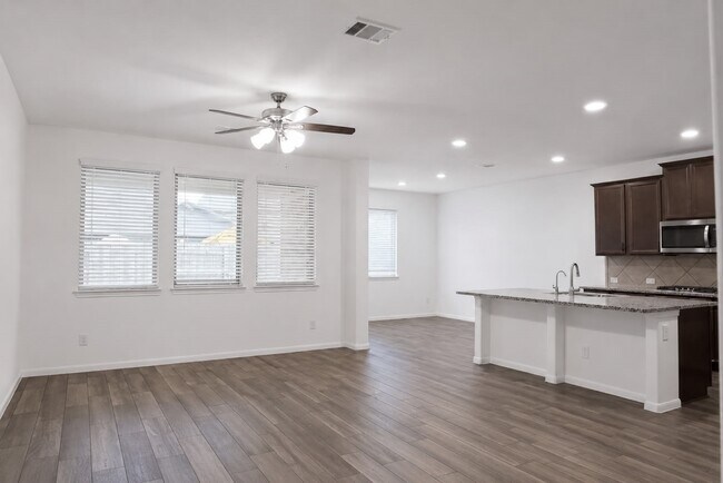 Building Photo - 31415 Whitcombe Summit Wy