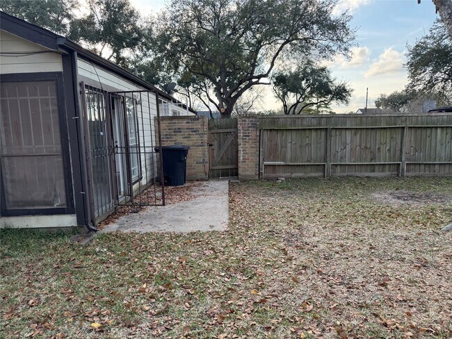 Building Photo - 13123 Chipman Glen Dr