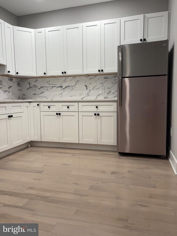 Building Photo - 2840 W Girard Ave