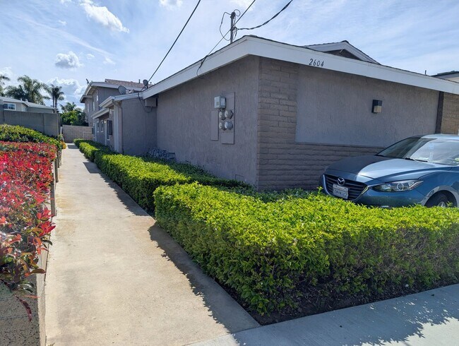 Building Photo - 2604 Delaware St