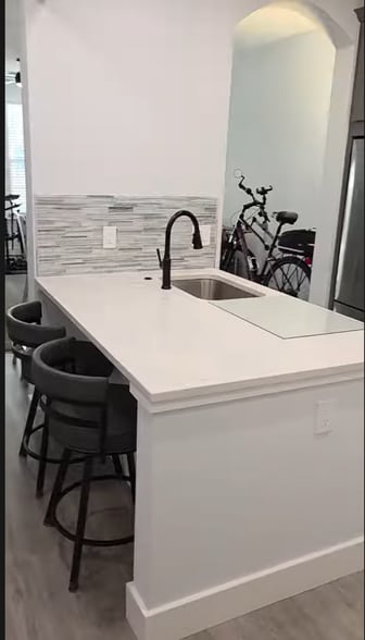 two chairs at kitchen peninsula - 27 Booth St