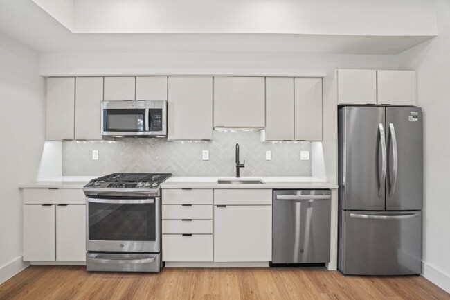 Building Photo - 716 L St SE