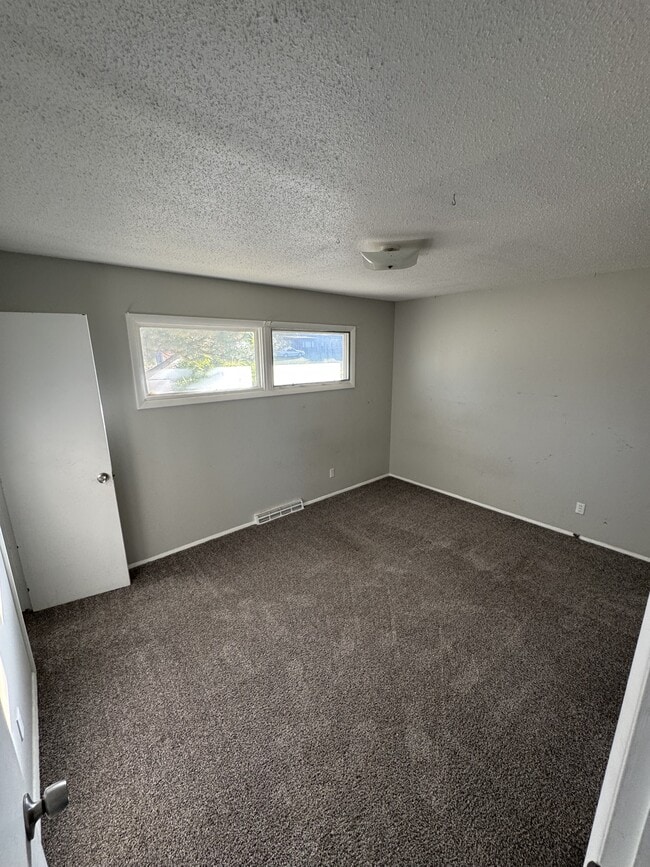 Building Photo - 4613 7th Ave S