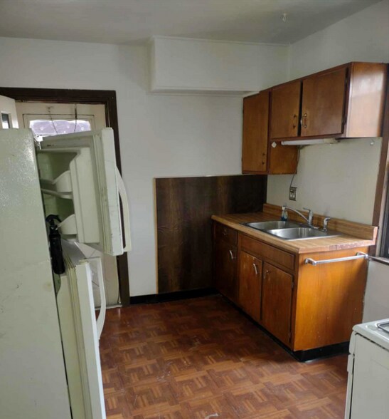 Building Photo - 500 Center Ave