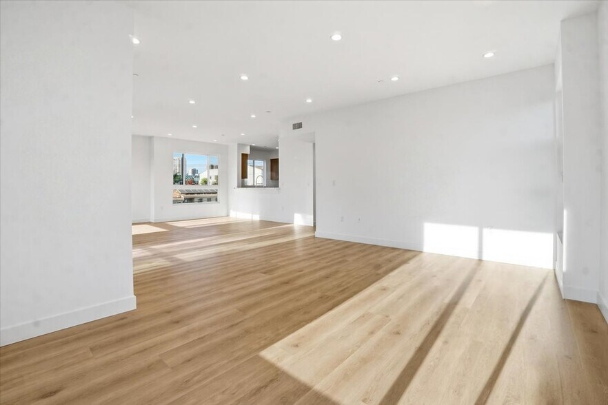 Building Photo - 1820 Prosser Ave