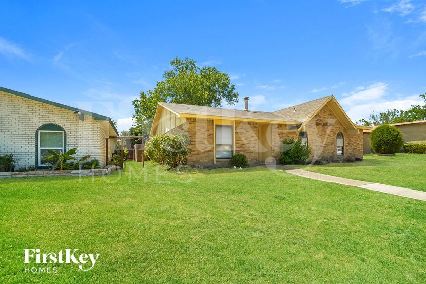 Building Photo - 5702 Magnolia Ln