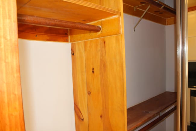 Building Photo - 638 S Cloverdale Ave