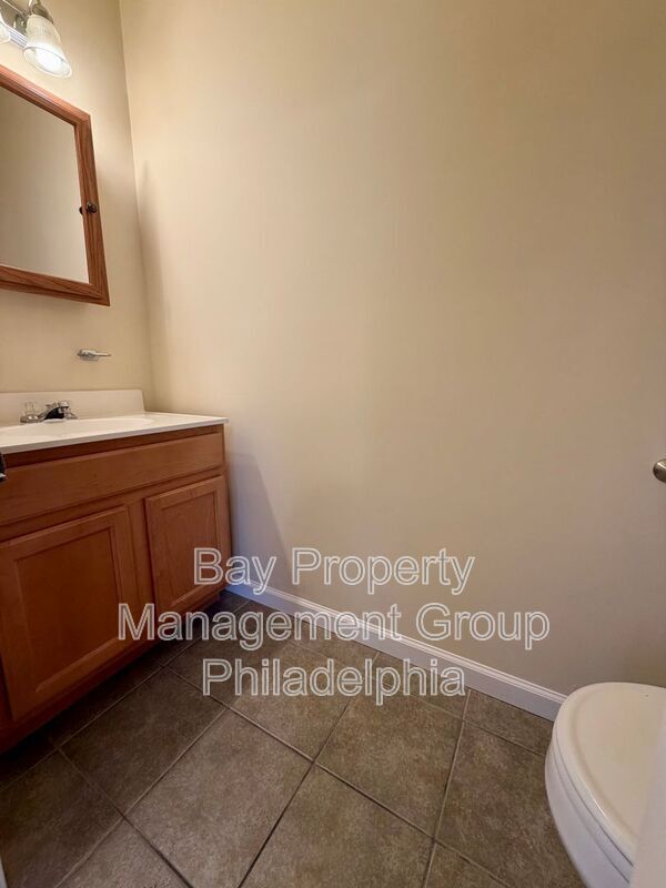 Building Photo - 3847 Spring Garden St