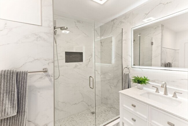 Building Photo - 98 Union St