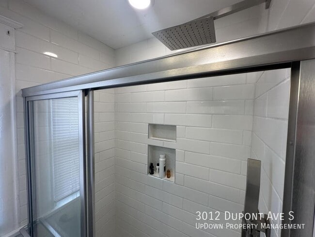 Building Photo - 3012 Dupont Ave S