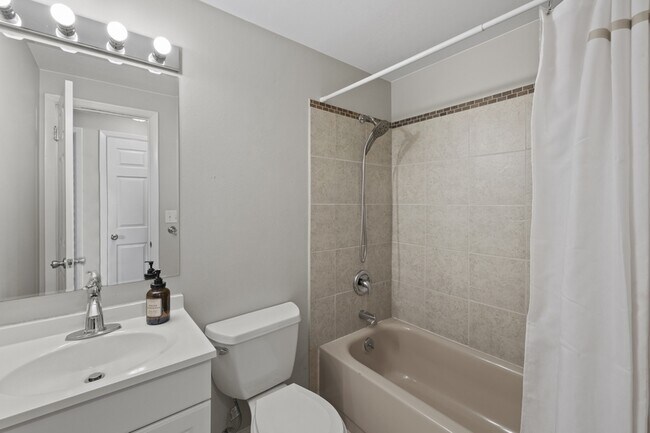 Building Photo - 1033 Turley Dr