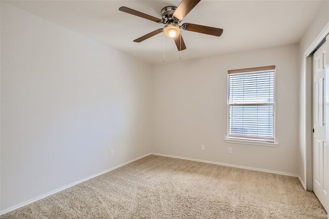 Building Photo - 3 bedroom 2 bathroom on a culdesac located on the far westside of San Antonio