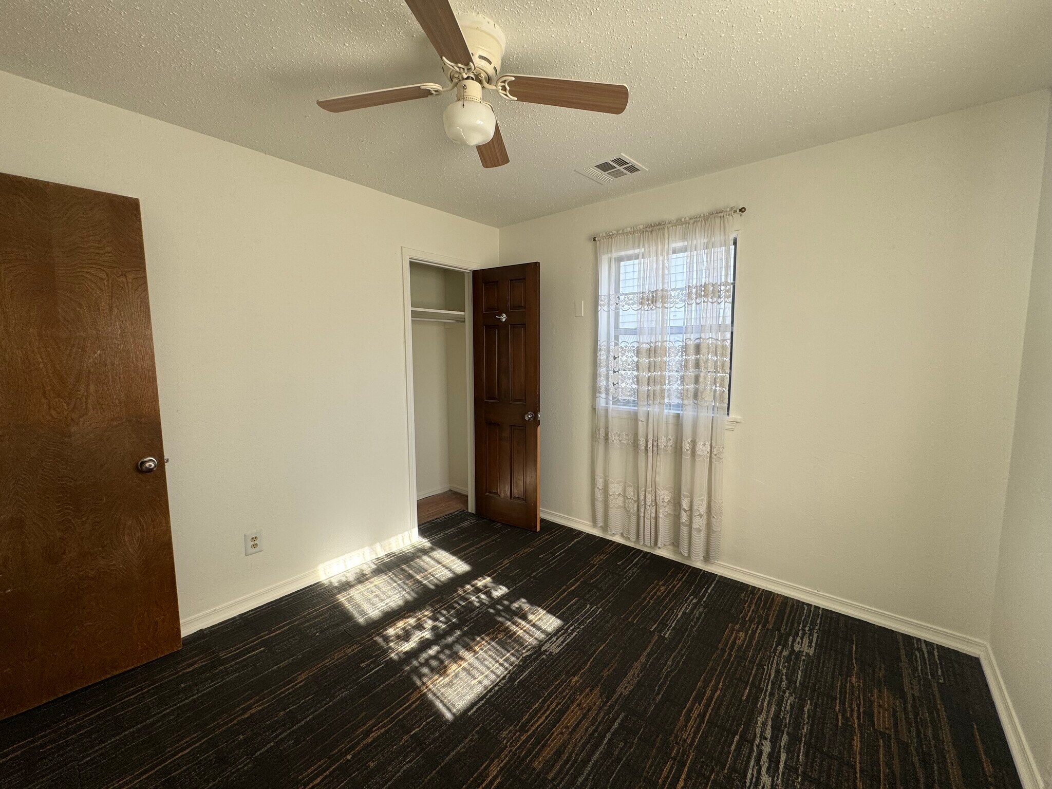 Building Photo - 3340 SW 23rd St