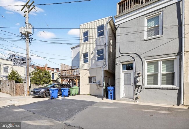 Building Photo - 7 E Fort Ave