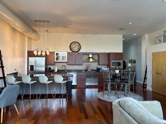 Primary Photo - 10 Ocean Ave