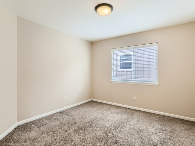 Building Photo - 6102 NW 170th Ave