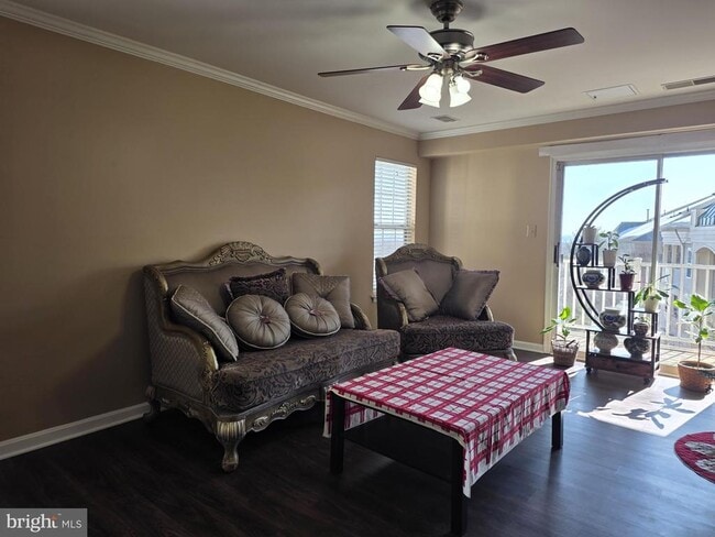 Building Photo - 1037 Gardenview Loop