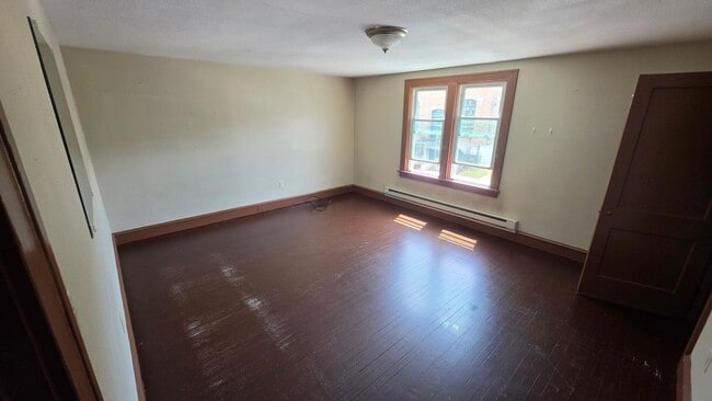 Building Photo - 233 E Ridge St