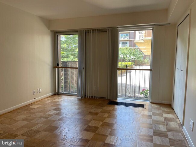 Building Photo - 520 N St SW