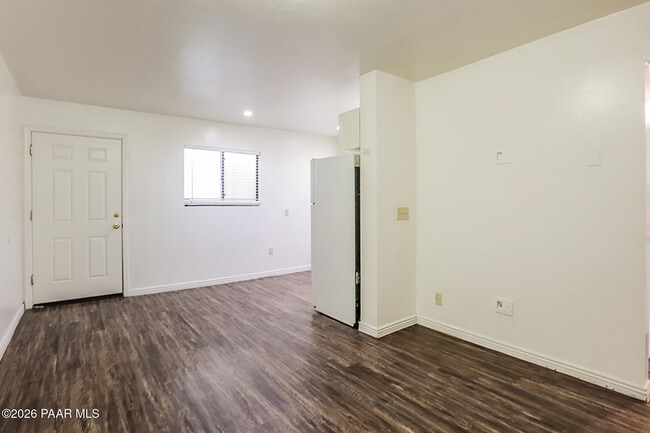 Building Photo - 770 N Dodge Blvd