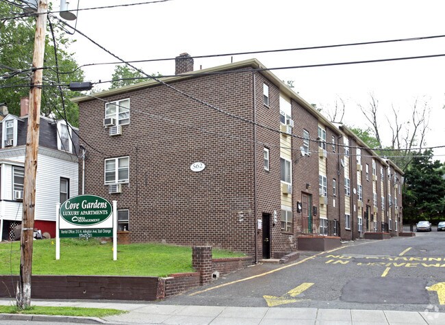 Building Photo - Cove Gardens