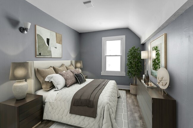 Building Photo - 144 Sidway St