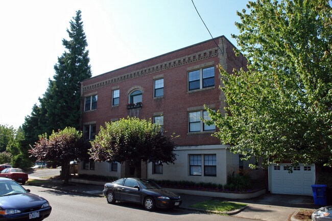 Building Photo - 2934 SE Alder St