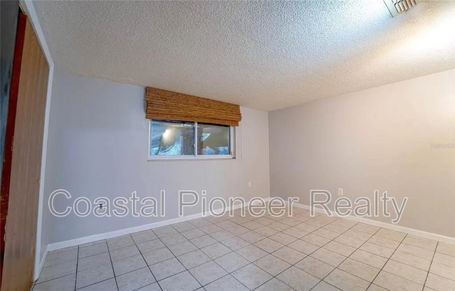 Building Photo - 7713 Heather St