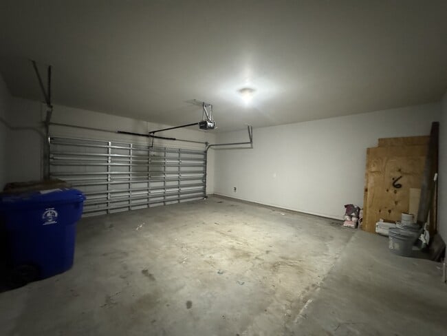 Building Photo - 8142 Luz de Luna St