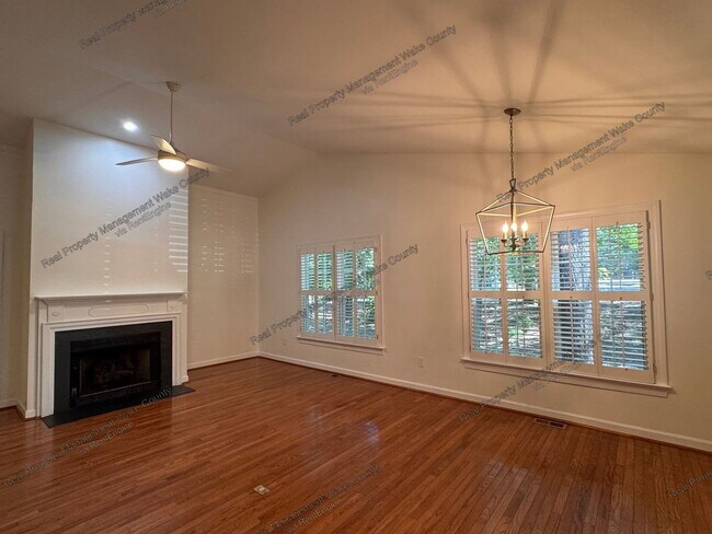 Building Photo - 100 Halsmer Ct