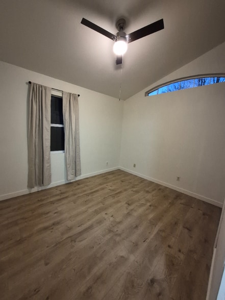 Building Photo - 1250 NW Ellan St