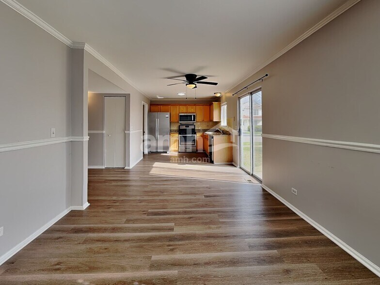 Building Photo - 2467 N Sterling Ct