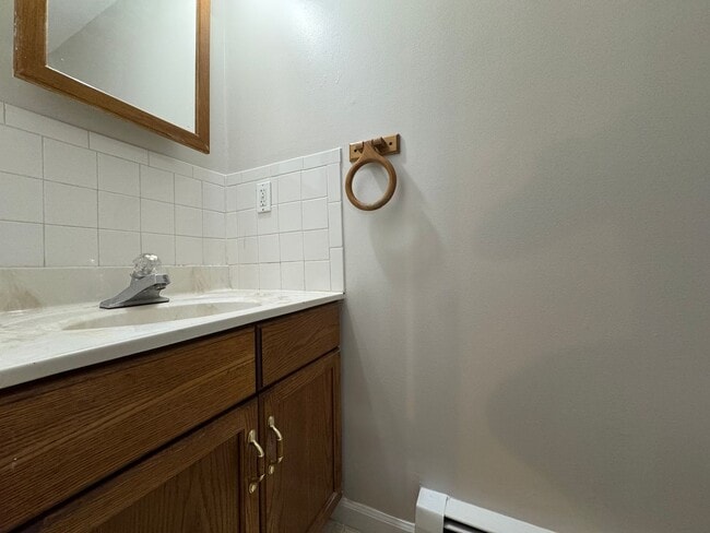 Building Photo - 20 Northwoods Cir