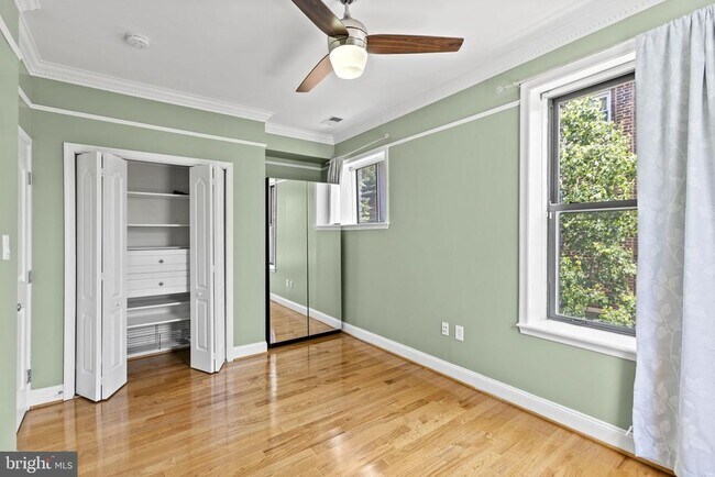 Building Photo - 1437 Spring Rd NW