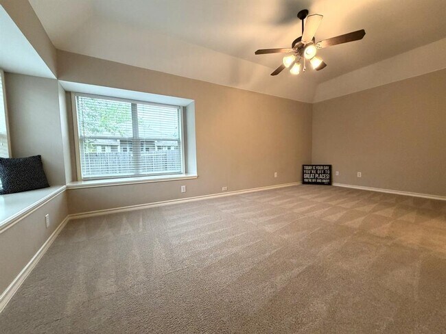 Building Photo - 2507 Silver Spur Ln