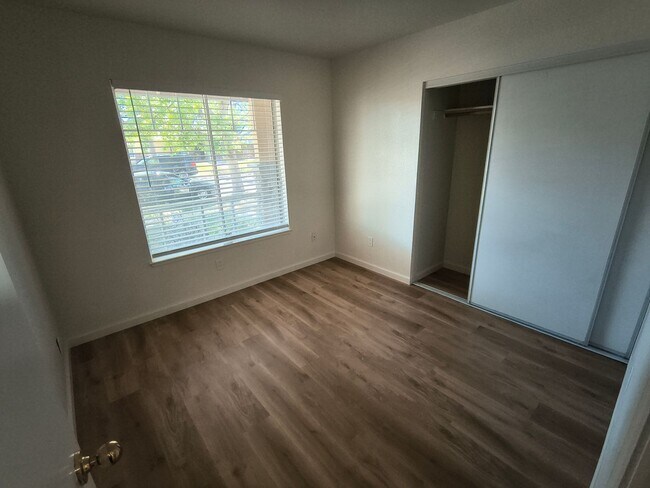 Building Photo - Brand New Flooring and FRESH Paint - SPACIOUS 3 BEDROOM HOUSE IN LIVERMORE!!!