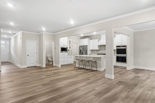 Building Photo - 32066 White Tail Dr