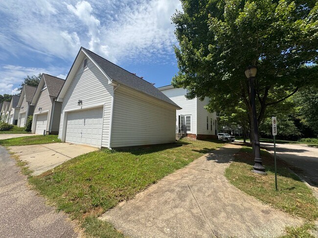 Building Photo - 9734 Cadman Ct