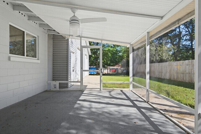 Building Photo - 908 Rock Creek Ave