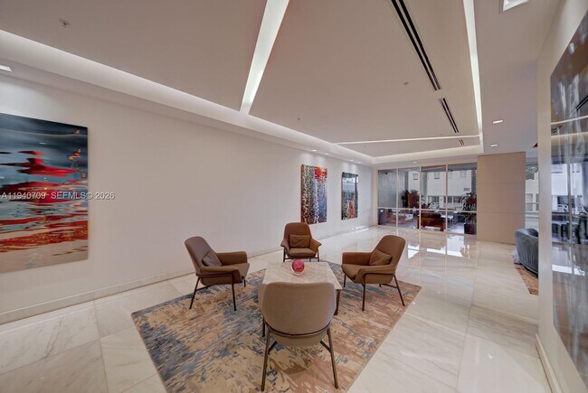 Building Photo - 1900 Sunset Harbour Dr