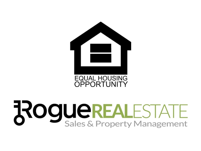 Building Photo - 944 NW Oak Pl