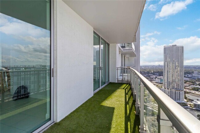 Building Photo - 90 SW 3rd St