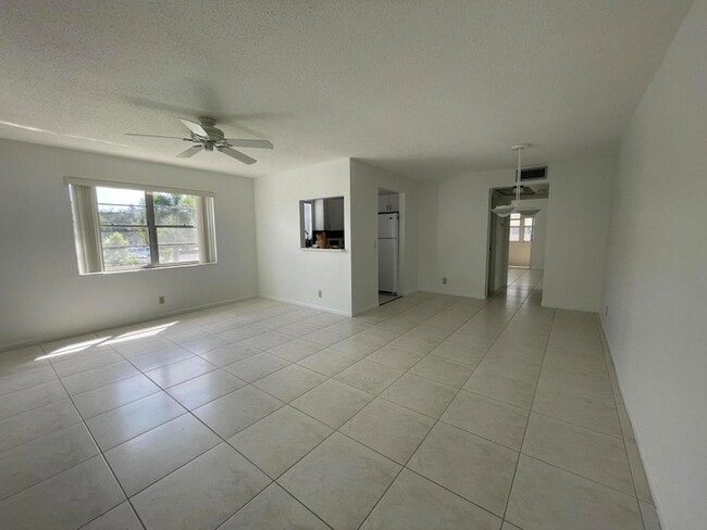 Building Photo - 343 Windsor O