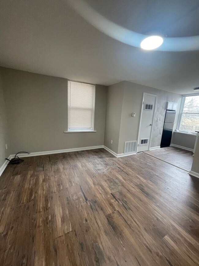 Building Photo - 230 S Negley Ave