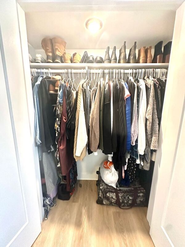 Building Photo - 1644 W Cermak Rd