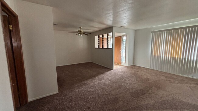 Building Photo - Central Hemet - Three Bedroom, Two Bathroo...