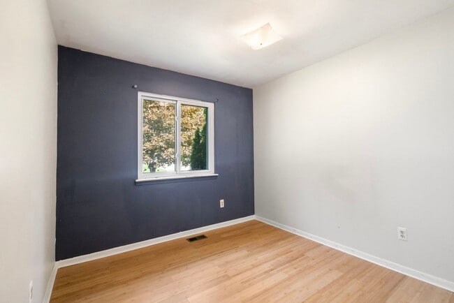 Building Photo - Amazing Troy Rental Available Now!