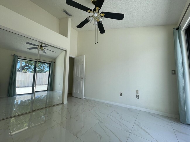 Building Photo - 5933 Golden Eagle Cir